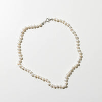 nirrimis - pearly white necklace